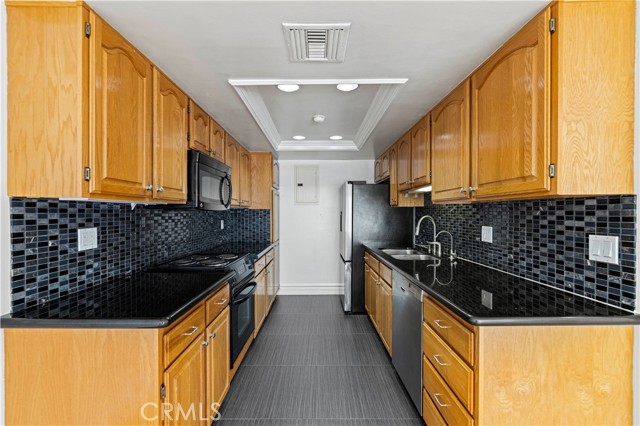 Detail Gallery Image 7 of 20 For 515 N Kenwood #112,  Glendale,  CA 91206 - 2 Beds | 2 Baths