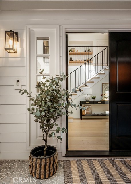 Detail Gallery Image 3 of 29 For 1720 Oak Ave, Manhattan Beach,  CA 90266 - 4 Beds | 3/1 Baths