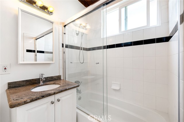 Detail Gallery Image 14 of 18 For 2104 N Verdugo Rd #E,  Glendale,  CA 91208 - 2 Beds | 1 Baths
