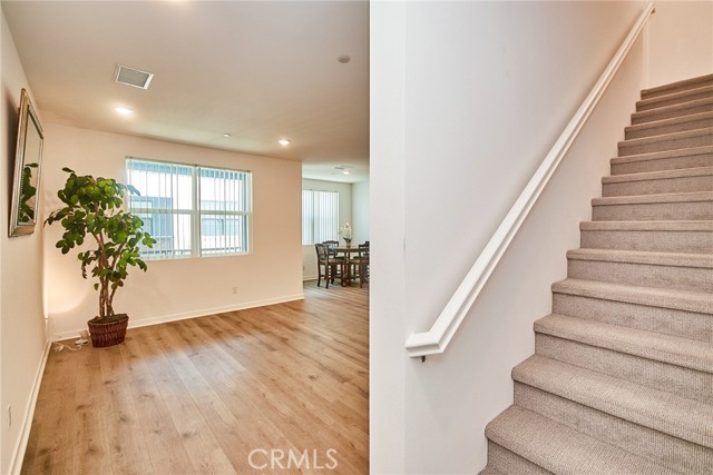 Detail Gallery Image 25 of 39 For 944 N Divino Privado, Ontario,  CA 91764 - 3 Beds | 3/1 Baths