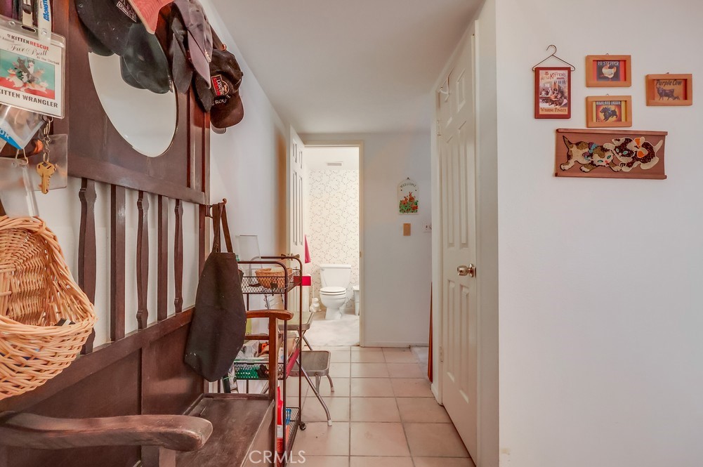 https://media.crmls.org/medias/f7ef3dfc-a9b1-445c-9215-8e80dad49b83.jpg?preset=X-Large