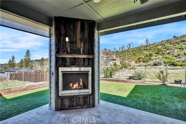 Detail Gallery Image 7 of 31 For 15384 Summit Bld, Cobb,  CA 95426 - 3 Beds | 2/1 Baths