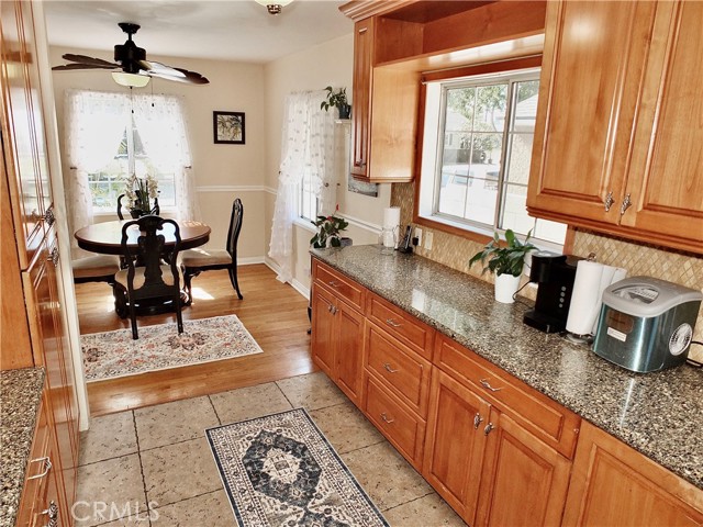 4306 Hackett Avenue, Lakewood CA: https://media.crmls.org/medias/f7f1e6e6-f05f-4466-8e91-8c0266fc6331.jpg