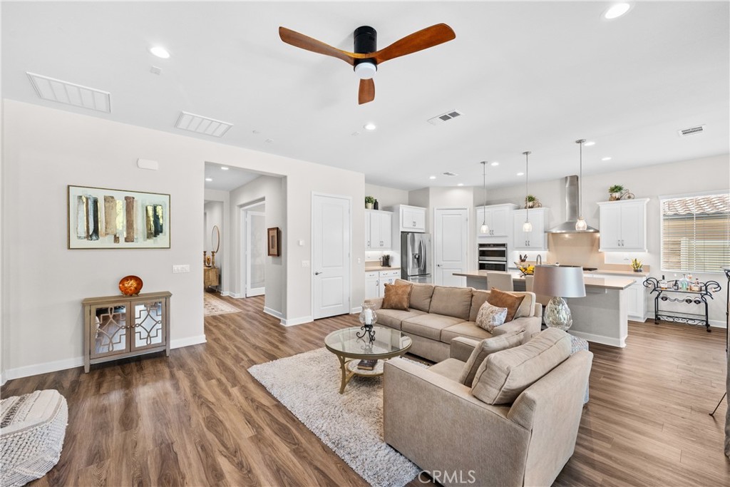 MLS #OC25159239 img 8