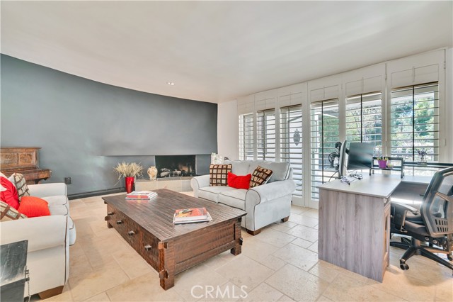 Detail Gallery Image 8 of 44 For 5067 Arundel Drive, Woodland Hills,  CA 91364 - 5 Beds | 4/1 Baths