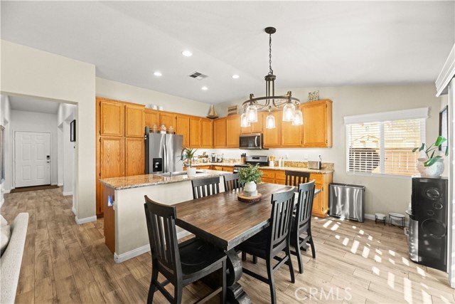 Detail Gallery Image 18 of 49 For 32816 Autumn Wood Cir, Lake Elsinore,  CA 92530 - 3 Beds | 2 Baths