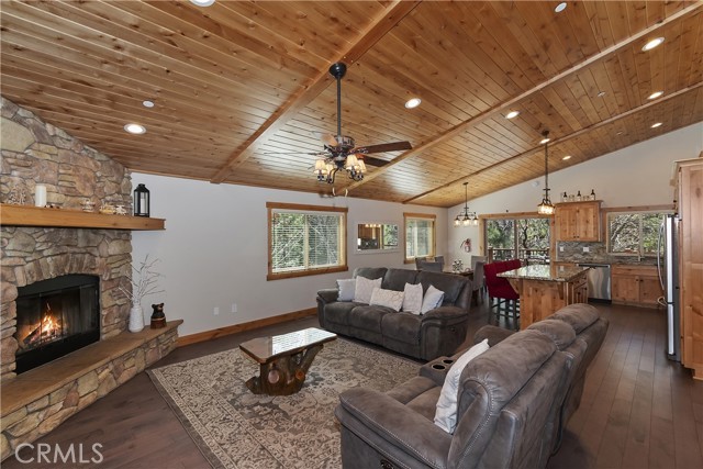 Detail Gallery Image 5 of 27 For 764 Conklin, Big Bear Lake,  CA 92315 - 3 Beds | 2 Baths