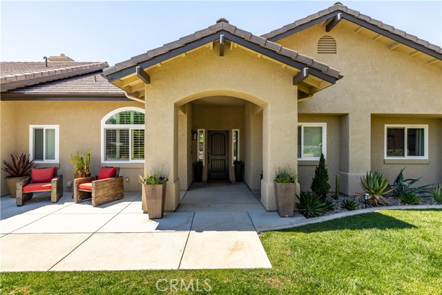 1613 Via Flora, Paso Robles CA: https://media.crmls.org/medias/f7f42041-ffab-4d4a-8d0e-57f5be1318dd.jpg
