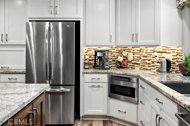 2056 W Avenue O, Palmdale CA: https://media.crmls.org/medias/f7f4837f-273a-4fa7-9719-3eff811c5827.jpg