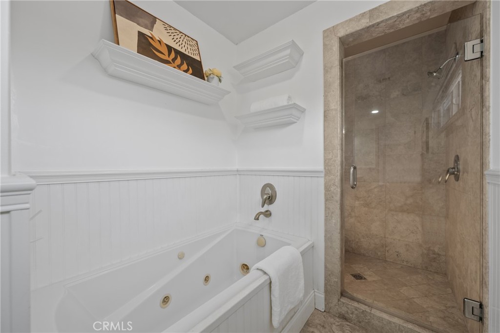https://media.crmls.org/medias/f7f4faab-9480-4952-8d00-50ff15ecaa76.jpg?preset=X-Large