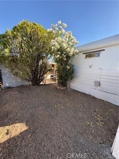 10701 G, Hesperia CA: https://media.crmls.org/medias/f7f4fbd0-448e-47cb-92ab-366d8dbc5265.jpg