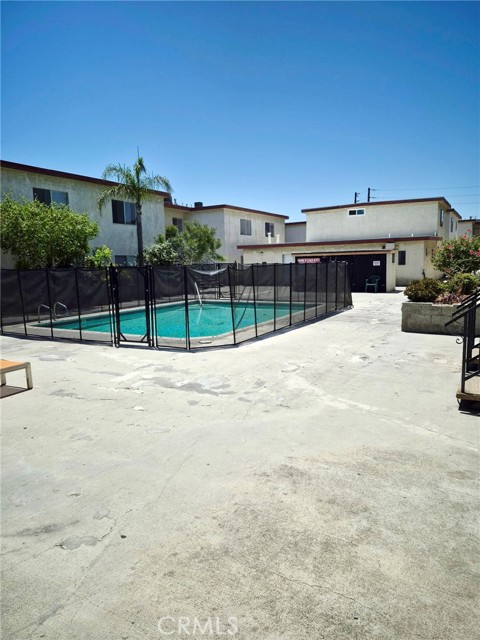 13325 Kornblum Avenue, Hawthorne CA: https://media.crmls.org/medias/f7f56208-9edd-431c-ab6c-1c8bc410bd65.jpg
