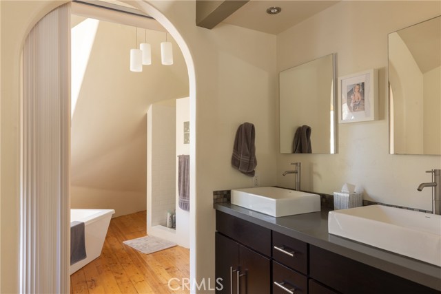 4878 Casitas Pass Road, Ojai CA: https://media.crmls.org/medias/f7f58b88-d0b9-44de-bb1b-4635e3bcf011.jpg