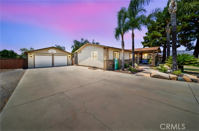 Detail Gallery Image 8 of 51 For 22135 Grove St, Wildomar,  CA 92595 - 4 Beds | 3 Baths