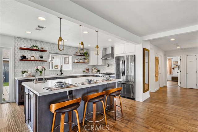 2218 S Linda Way, Santa Ana CA: https://media.crmls.org/medias/f7f6e504-bb30-406a-8f61-98a86b941c78.jpg