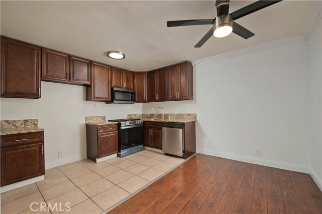 Detail Gallery Image 2 of 12 For 6023 Whitsett Ave #6,  North Hollywood,  CA 91606 - 2 Beds | 2 Baths