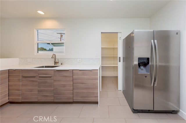 Detail Gallery Image 6 of 16 For 6251 Aura, Tarzana,  CA 91335 - 4 Beds | 3 Baths