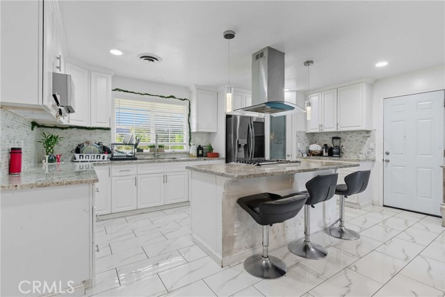 Detail Gallery Image 5 of 19 For 4508 Axminster, Bakersfield,  CA 93307 - 3 Beds | 2 Baths