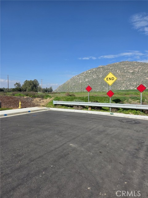 Detail Gallery Image 3 of 11 For 28295 Memory, Winchester,  CA 92596 - 4 Beds | 3 Baths