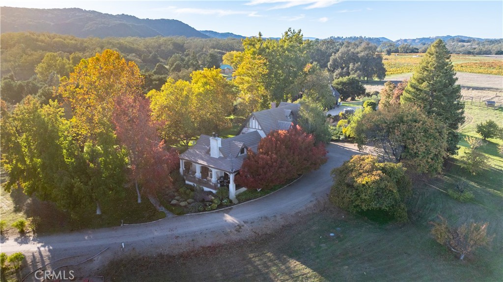 5415 Fairhills