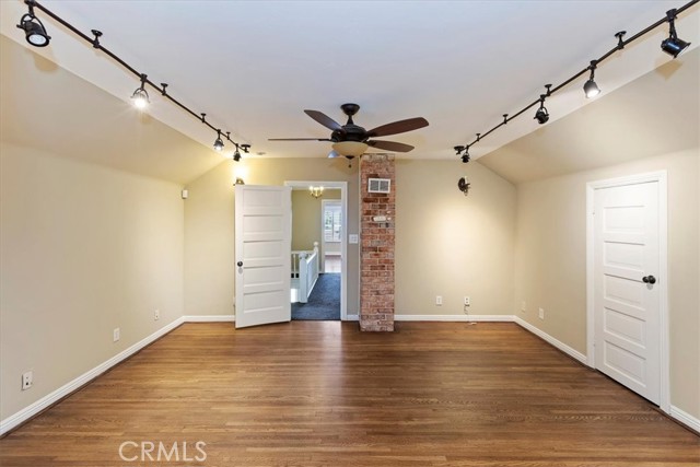1350 E Chase Drive, Corona CA: https://media.crmls.org/medias/f7f92a33-32c2-464a-a73c-1195a19e9cc4.jpg