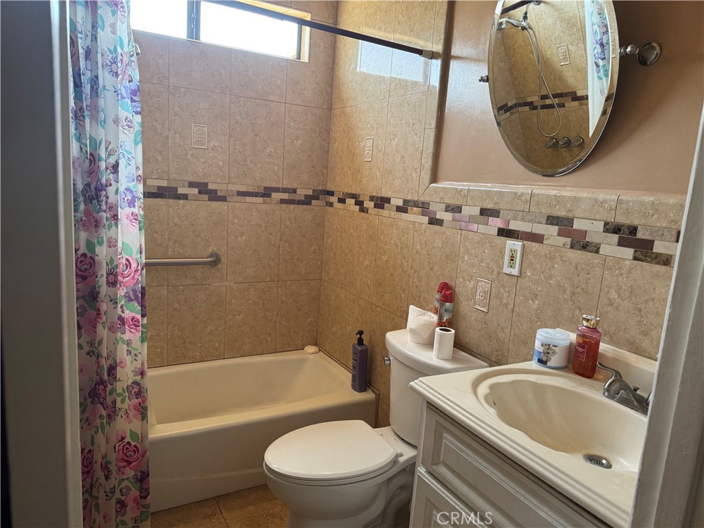 https://media.crmls.org/medias/f7f98614-e3ad-4247-82e9-8f1ffc6050f4.jpg?preset=X-Large