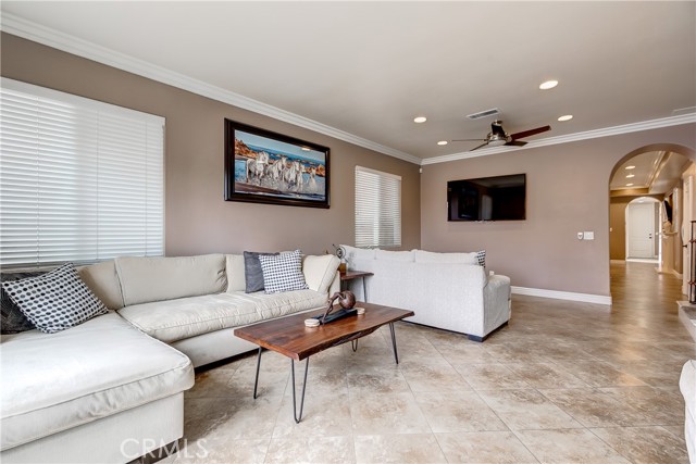 213 Baltimore Avenue, Huntington Beach CA: https://media.crmls.org/medias/f7f9c957-951b-4234-81d3-798096192433.jpg
