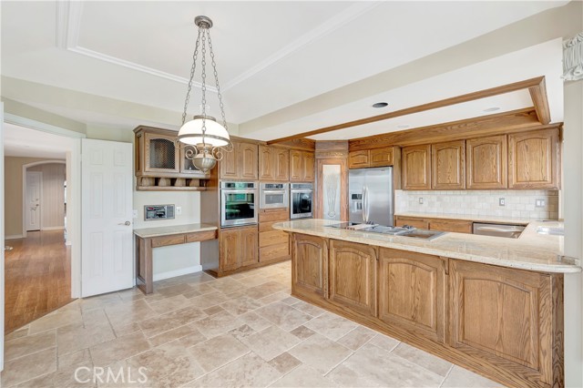 Detail Gallery Image 12 of 52 For 19371 Woodlands Dr, Huntington Beach,  CA 92648 - 3 Beds | 2/1 Baths