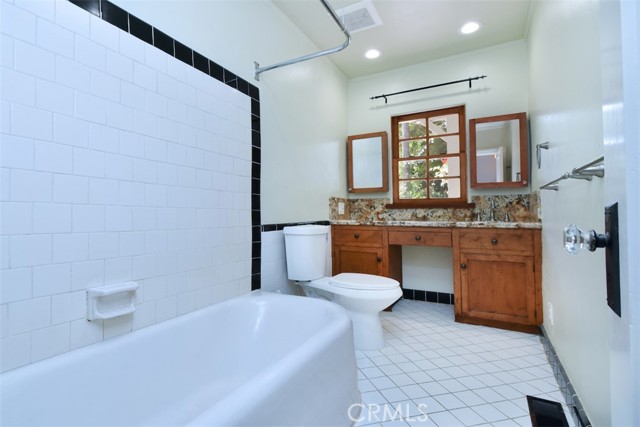 Detail Gallery Image 15 of 27 For 14712 Tustin St, Sherman Oaks,  CA 91403 - 3 Beds | 2 Baths