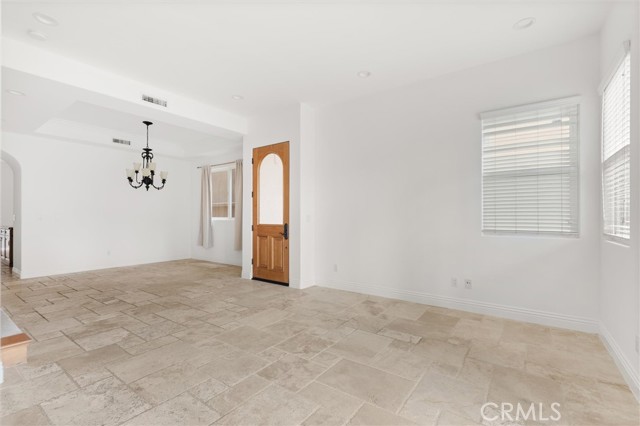 Detail Gallery Image 8 of 54 For 122 9th Street, Huntington Beach,  CA 92648 - 3 Beds | 3/2 Baths