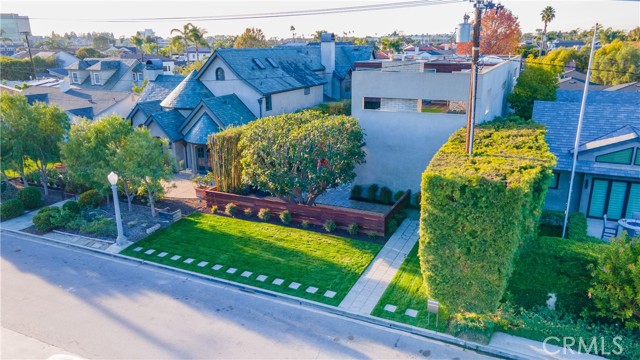 Detail Gallery Image 2 of 39 For 519 Santa Ana, Newport Beach,  CA 92663 - 4 Beds | 4/1 Baths