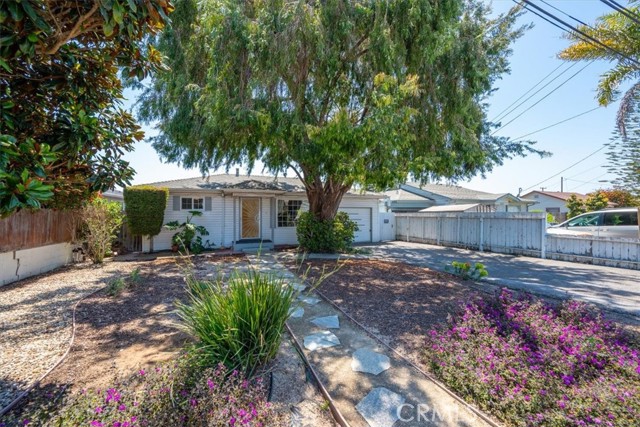 1380 Longbranch Avenue, Grover Beach CA: https://media.crmls.org/medias/f7fda9e9-2319-4e41-9ac1-d4ae5251d855.jpg