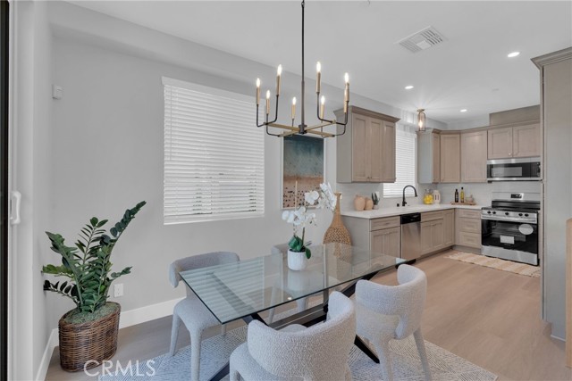 619 E Walnut, Monrovia CA: https://media.crmls.org/medias/f7fde95b-c557-47f9-9bec-68c767dba885.jpg
