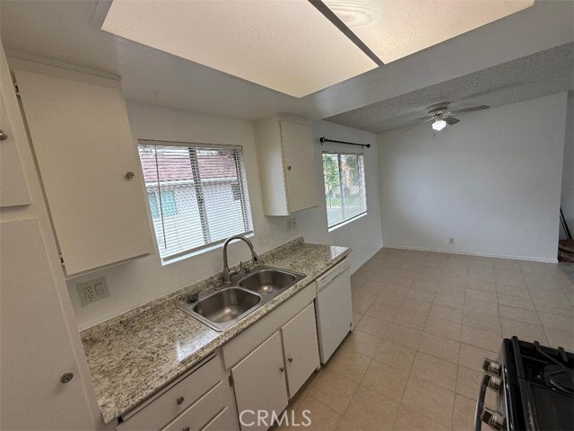 254 W Grove Street, Pomona CA: https://media.crmls.org/medias/f7fe407e-1e9d-464b-be1c-6a12f75c5654.jpg