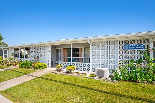 Detail Gallery Image 1 of 24 For 1582 Golden Rain 43j,  Seal Beach,  CA 90740 - 1 Beds | 1 Baths