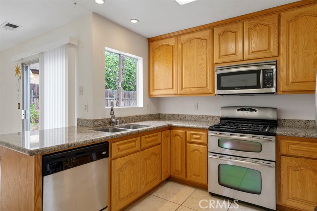 Detail Gallery Image 11 of 33 For 7517 W Sunstone Ave, Rancho Cucamonga,  CA 91730 - 3 Beds | 2 Baths