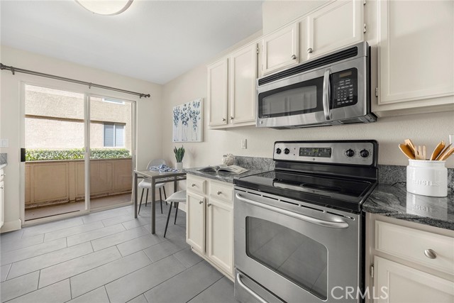 Detail Gallery Image 8 of 34 For 5215 Box Canyon Ct 20b,  Yorba Linda,  CA 92887 - 2 Beds | 2 Baths