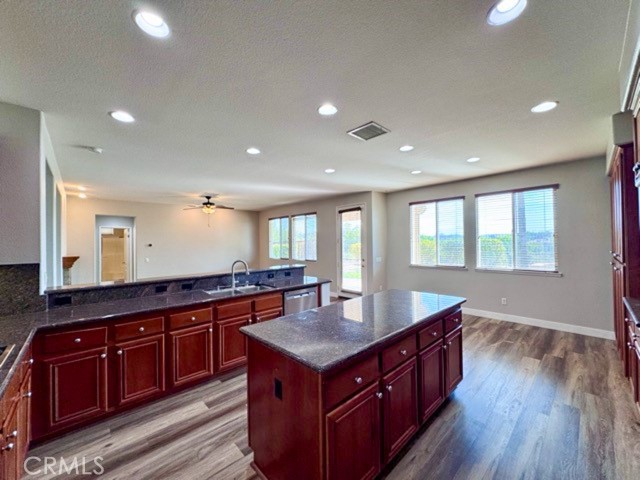 24018 Via Alisol, Murrieta CA: https://media.crmls.org/medias/f80008c5-2a48-46dc-bd0b-3e84938ca69f.jpg