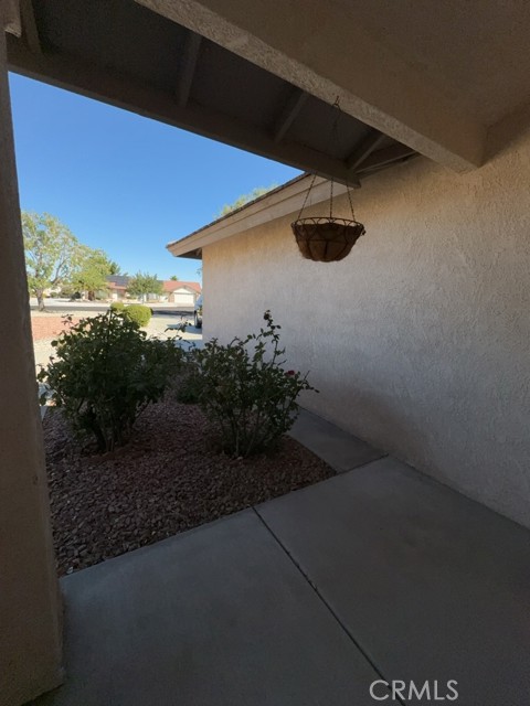 19187 Cochise Place, Apple Valley CA: https://media.crmls.org/medias/f8002a8c-0519-4e55-8e4b-2982ddec7374.jpg