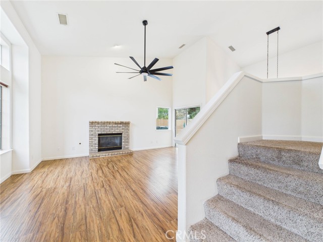 Detail Gallery Image 2 of 46 For 10781 N Windham Bay Cir, Fresno,  CA 93730 - 3 Beds | 2/1 Baths