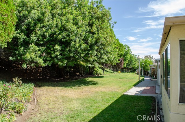 Detail Gallery Image 6 of 44 For 26701 Oak Branch Cir, Newhall,  CA 91321 - 2 Beds | 2 Baths