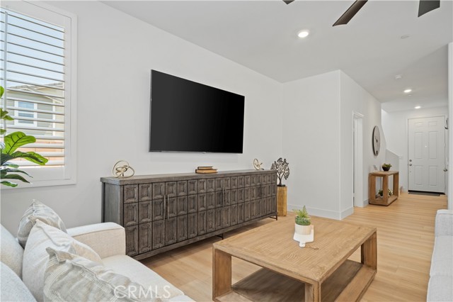 30341 Wild Oat Street, Murrieta CA: https://media.crmls.org/medias/f8018e89-b9b4-4dce-ade6-6d0306a87536.jpg