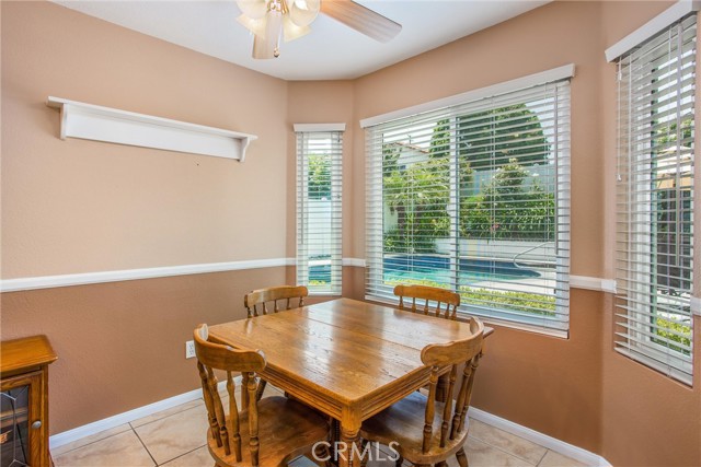 100 Waters Court, Redlands CA: https://media.crmls.org/medias/f8020d05-e341-4f4d-9698-96e458284375.jpg