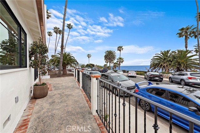 350 Cliff, Laguna Beach CA: https://media.crmls.org/medias/f8021438-d90c-4f44-b7c1-a1167463fb64.jpg