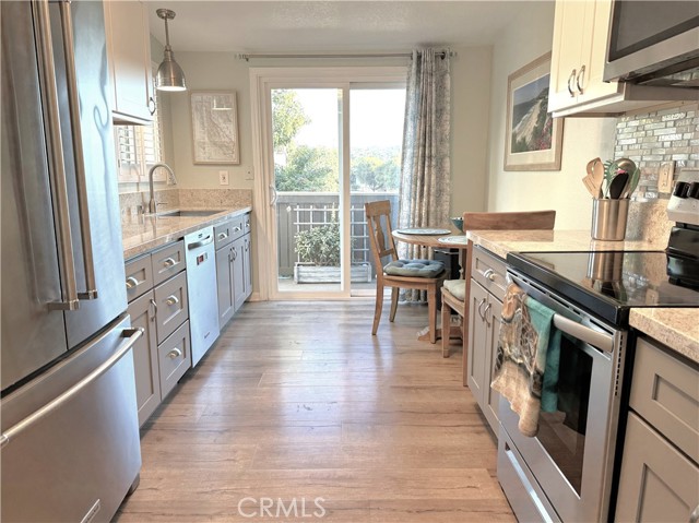 Detail Gallery Image 10 of 50 For 28 Corniche Dr. #J,  Dana Point,  CA 92673 - 2 Beds | 2 Baths