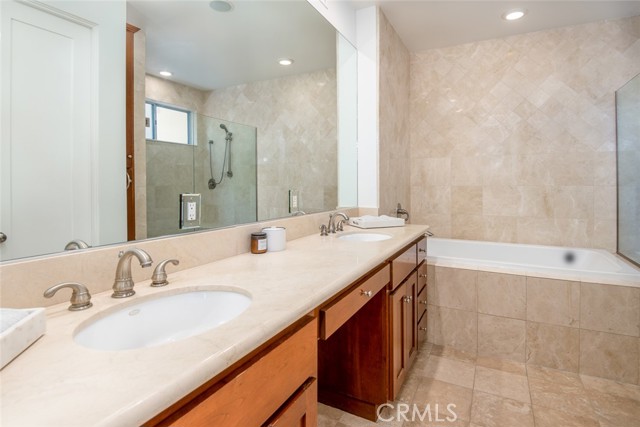 2804 Highland Avenue, Manhattan Beach, California 90266, 4 Bedrooms Bedrooms, ,3 BathroomsBathrooms,Residential,Sold,Highland,SB22116768