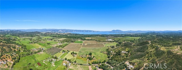 Detail Gallery Image 4 of 51 For 2527 Dessie, Lakeport,  CA 95453 - 4 Beds | 2/1 Baths