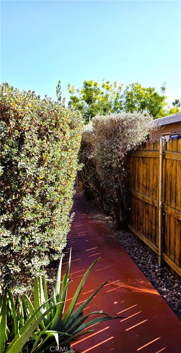 Detail Gallery Image 4 of 41 For 583 S Calle Abronia, Palm Springs,  CA 92264 - – Beds | – Baths