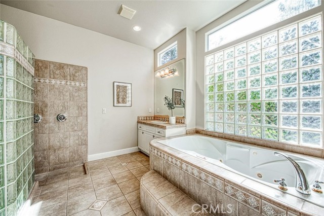 Detail Gallery Image 23 of 28 For 12437 N via Tuscania, Clovis,  CA 93619 - 5 Beds | 3/1 Baths