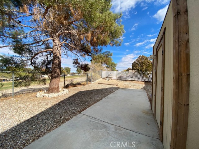 Detail Gallery Image 24 of 32 For 16294 Camelback Dr, Victorville,  CA 92395 - 3 Beds | 2 Baths